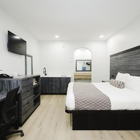 Sapphire Inn&Suites Deer Park Eksteriør billede