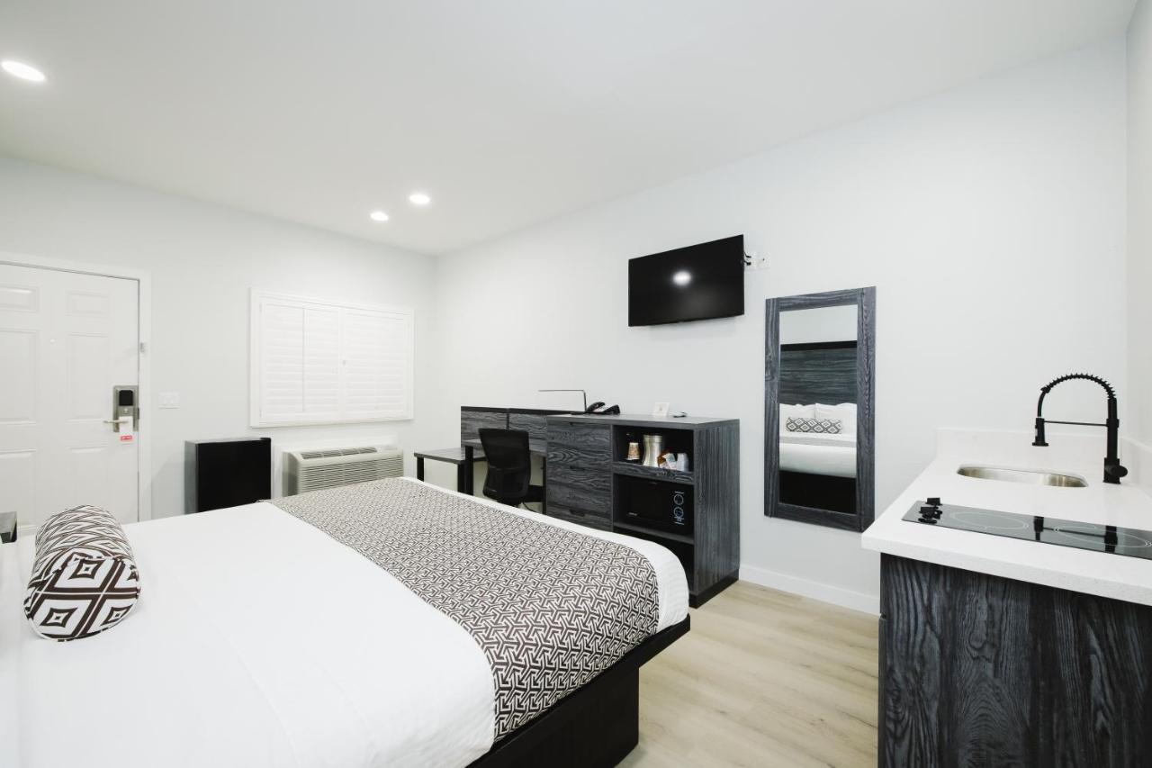 Sapphire Inn&Suites Deer Park Eksteriør billede