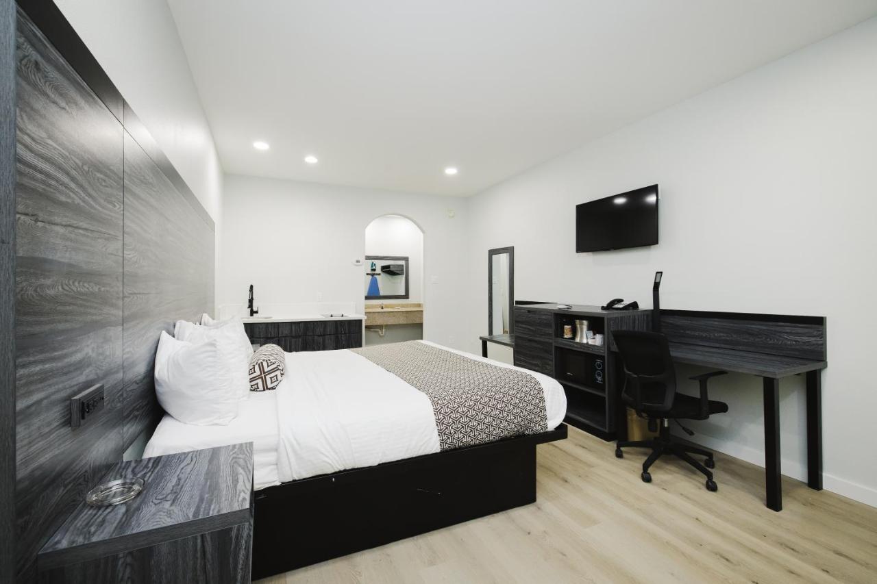 Sapphire Inn&Suites Deer Park Eksteriør billede