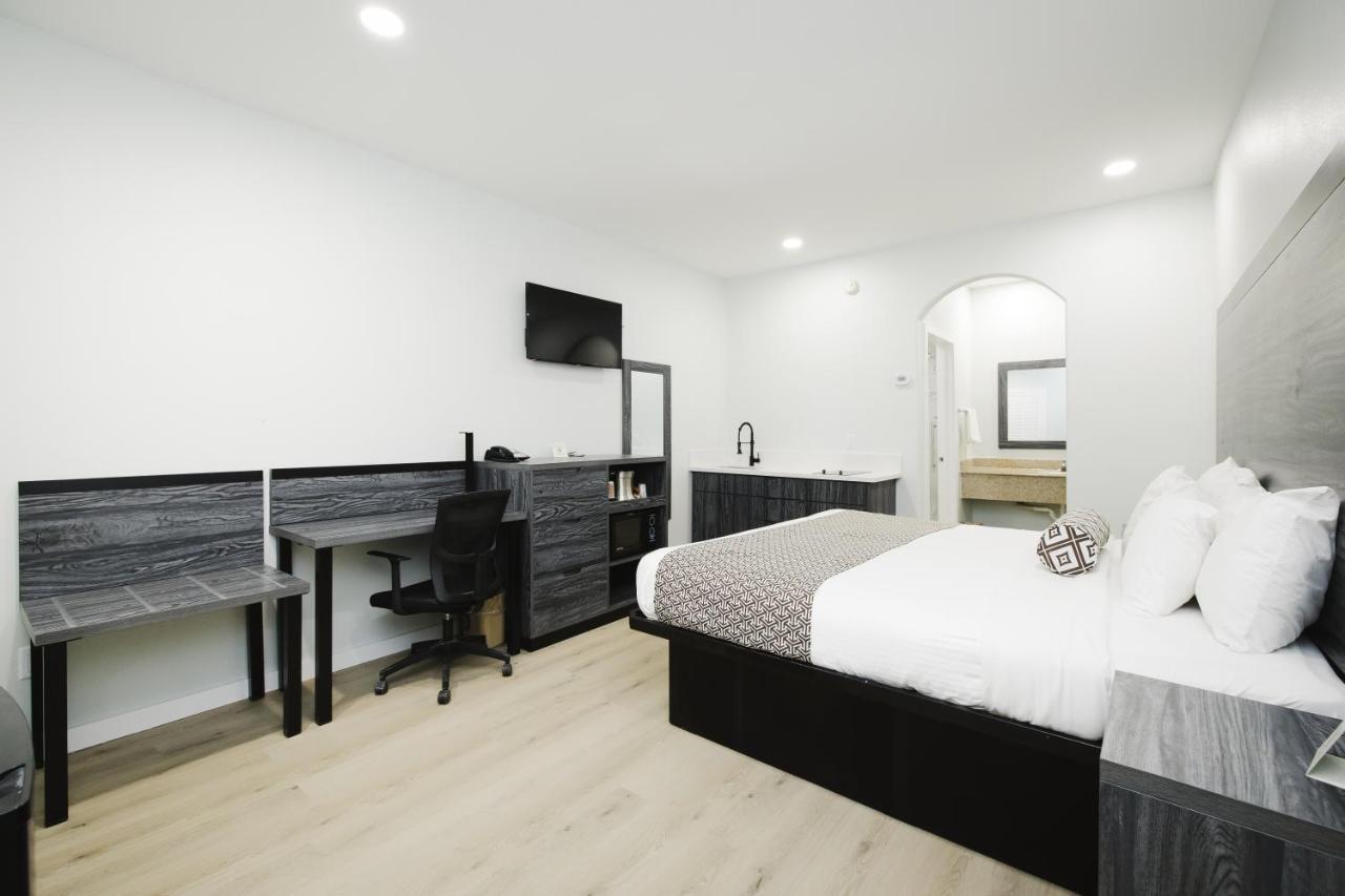 Sapphire Inn&Suites Deer Park Eksteriør billede