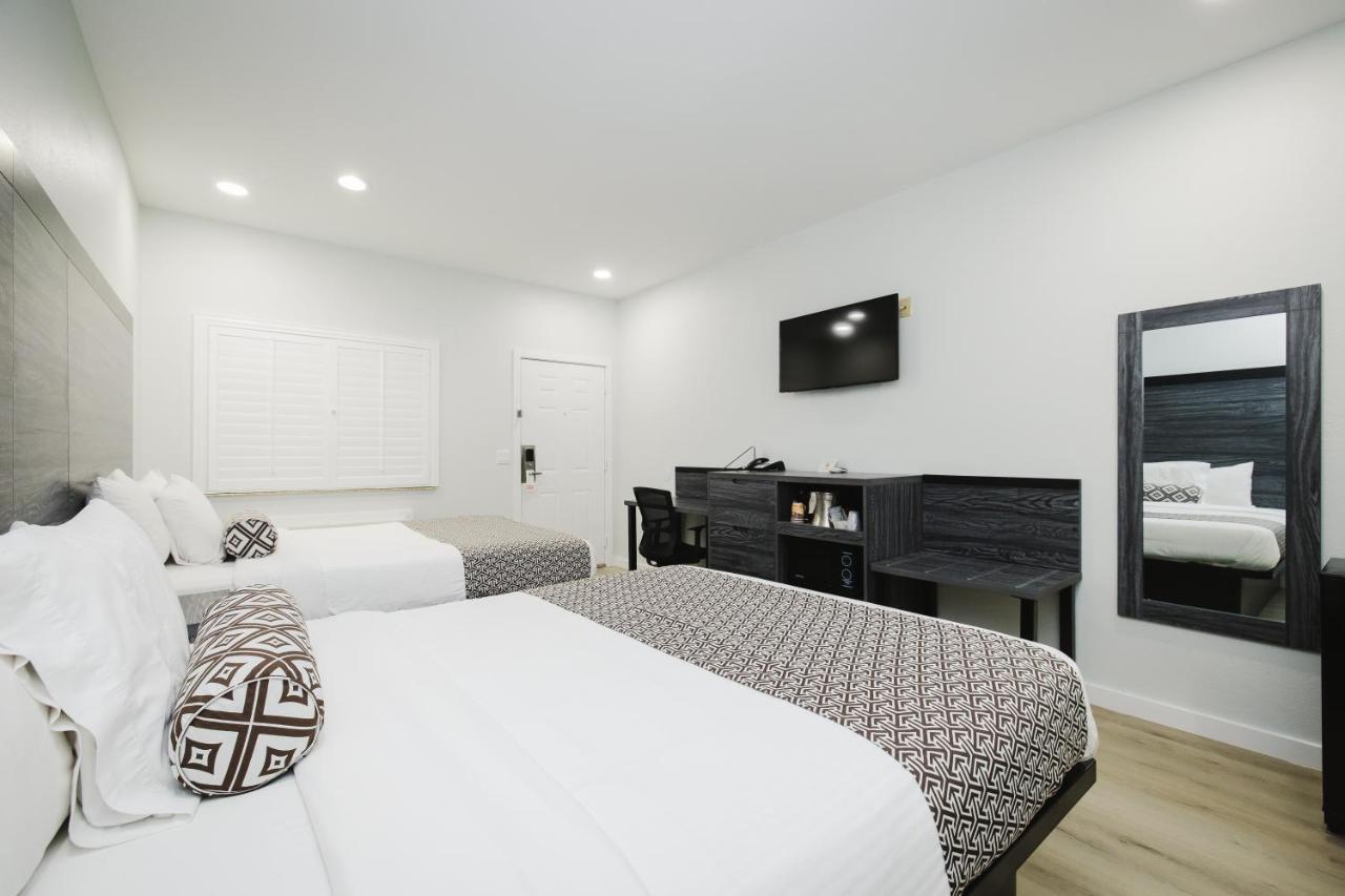 Sapphire Inn&Suites Deer Park Eksteriør billede