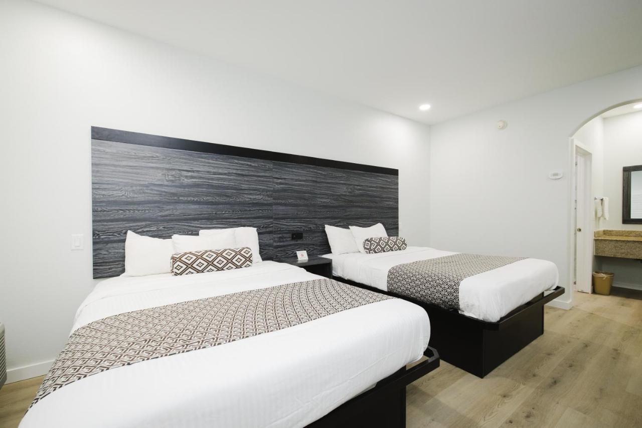 Sapphire Inn&Suites Deer Park Eksteriør billede