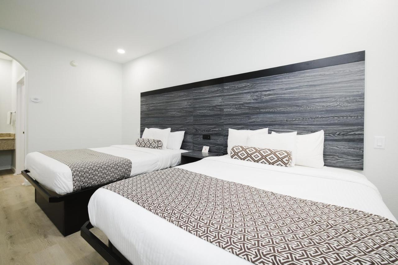 Sapphire Inn&Suites Deer Park Eksteriør billede