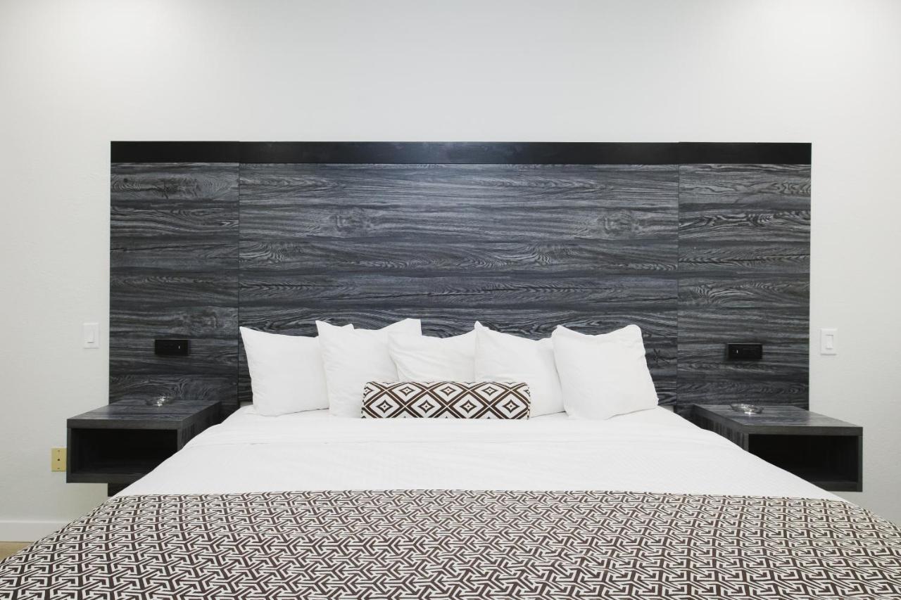 Sapphire Inn&Suites Deer Park Eksteriør billede