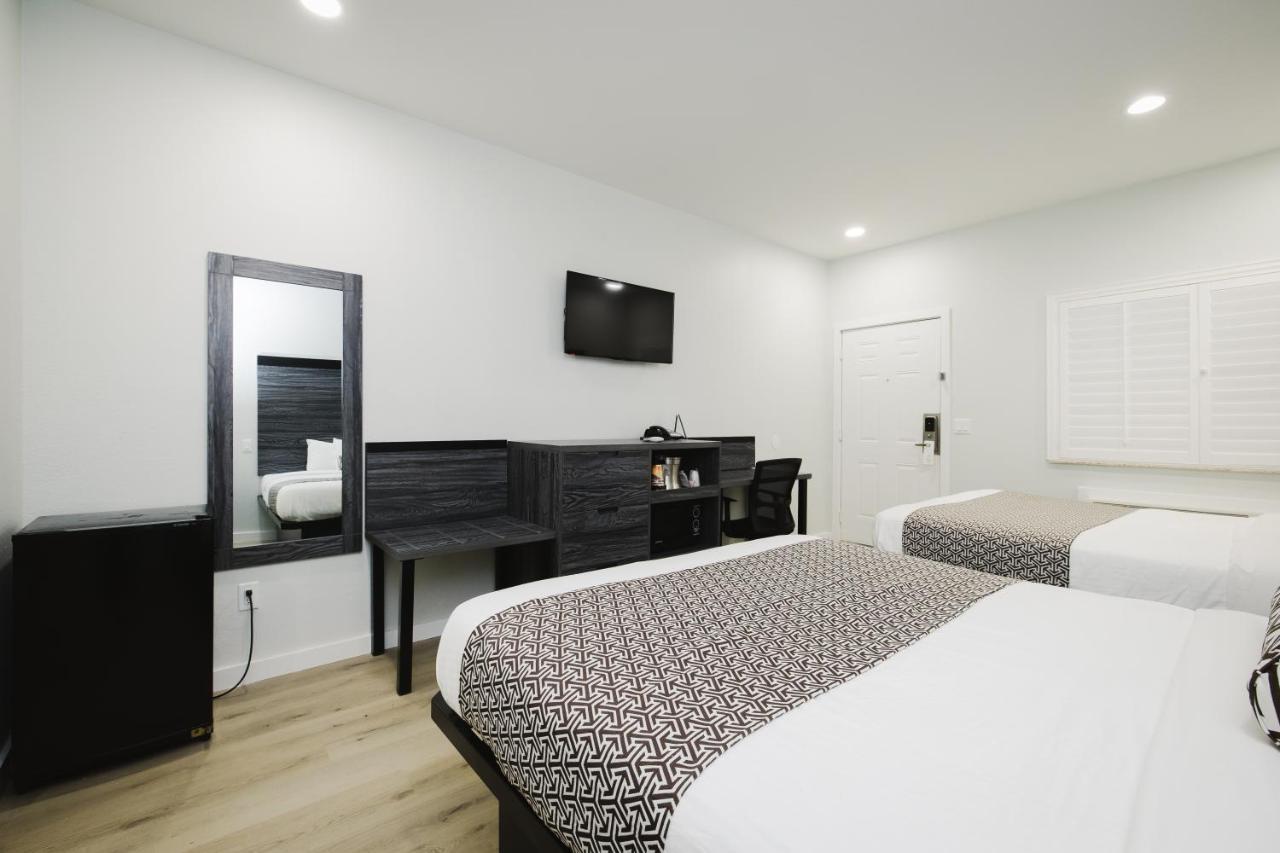 Sapphire Inn&Suites Deer Park Eksteriør billede
