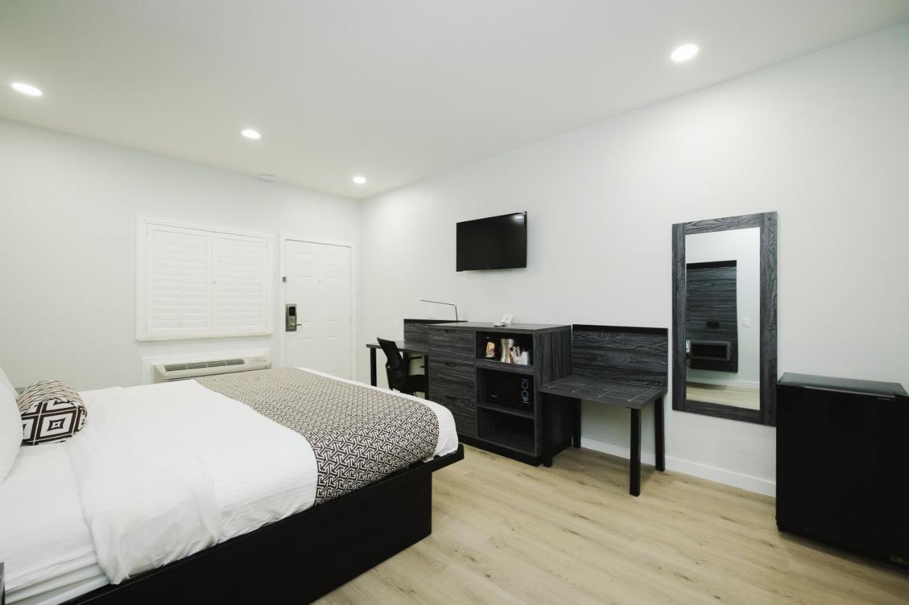Sapphire Inn&Suites Deer Park Eksteriør billede