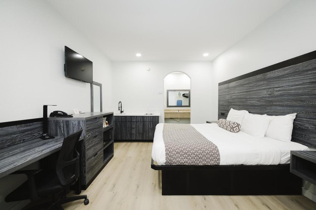 Sapphire Inn&Suites Deer Park Eksteriør billede
