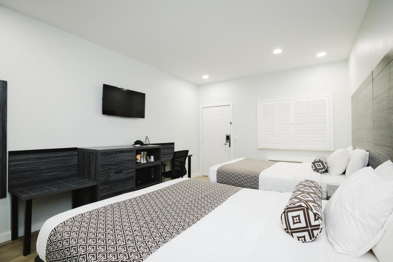 Sapphire Inn&Suites Deer Park Eksteriør billede