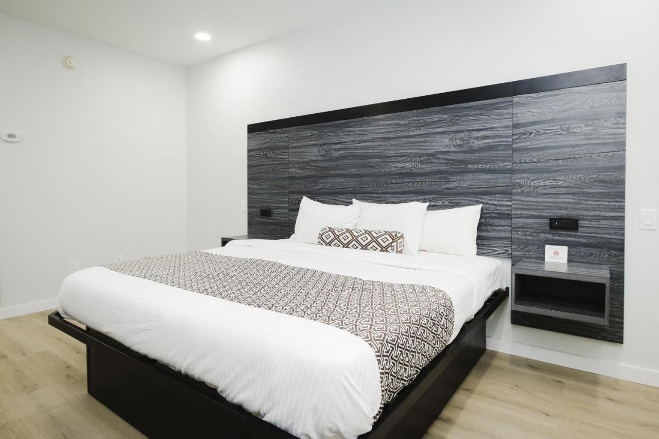Sapphire Inn&Suites Deer Park Eksteriør billede