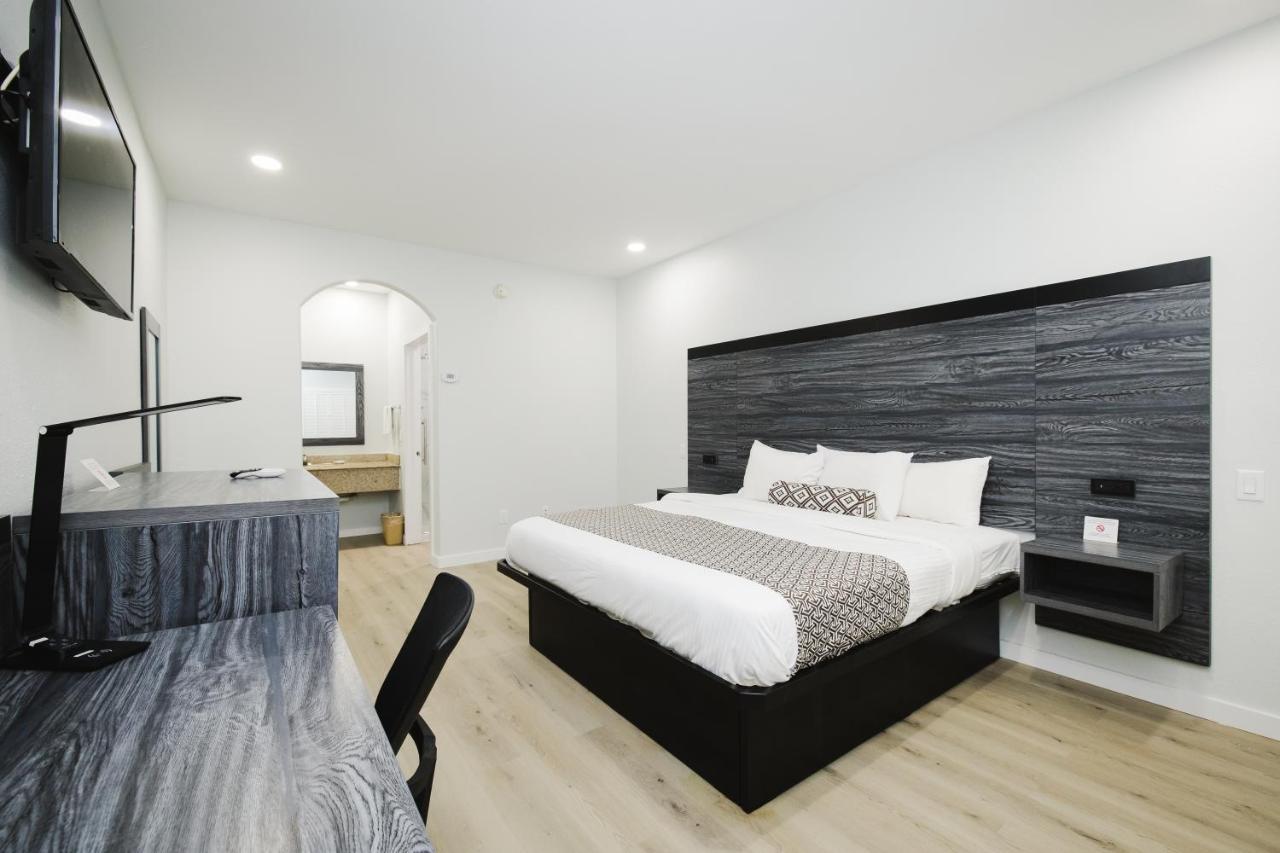 Sapphire Inn&Suites Deer Park Eksteriør billede