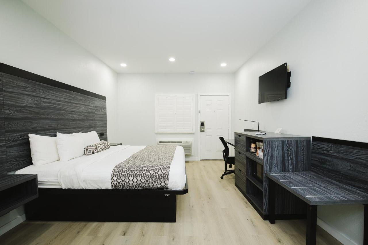 Sapphire Inn&Suites Deer Park Eksteriør billede