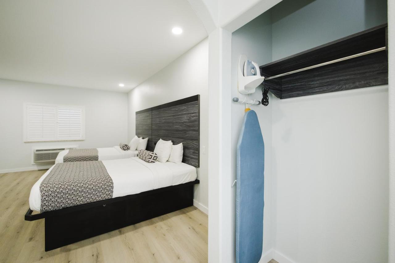 Sapphire Inn&Suites Deer Park Eksteriør billede