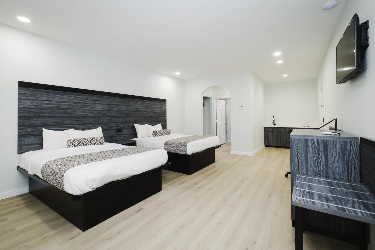 Sapphire Inn&Suites Deer Park Eksteriør billede